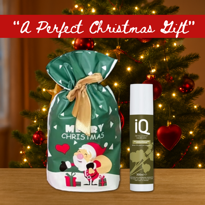 IQ Intelligent Haircare Intense Moisture Conditioner 300ml + Christmas Gift Bag